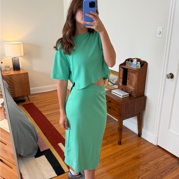 Nike Women's Green Cropped Top & Midi Skirt Set - Picture 3 of 4